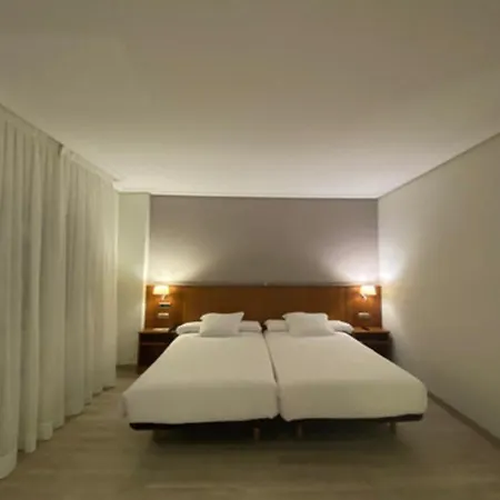 Ciudad De Compostela Hotel 3*