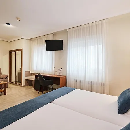 Ciudad De Compostela Hotel 3*