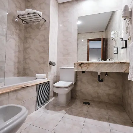 Hotel Ciudad De Compostela 3*