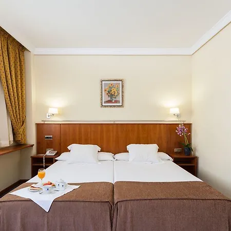 Hotel Ciudad De Compostela 3*