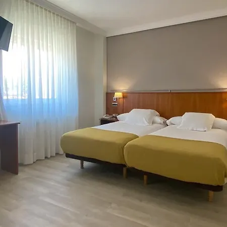 Hotel Ciudad De Compostela 3*