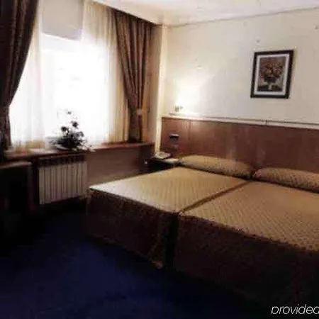 Hotel Ciudad De Compostela 3*