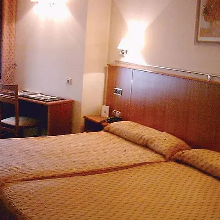 Ciudad De Compostela 3*