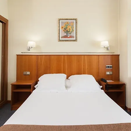 Ciudad De Compostela Hotel 3*