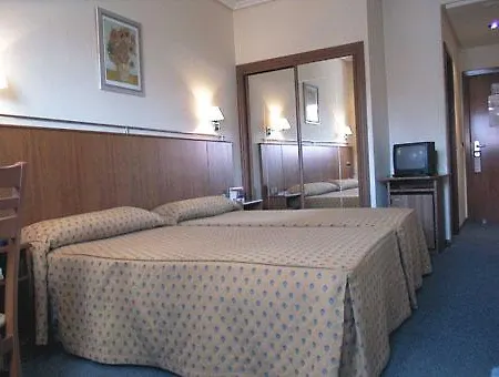 Ciudad De Compostela 3*