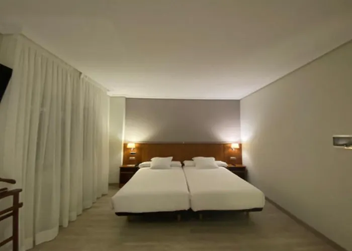 Ciudad De Compostela Hotel 3*