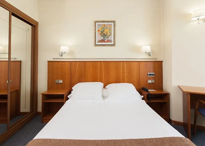 Hotel Ciudad De Compostela 3*