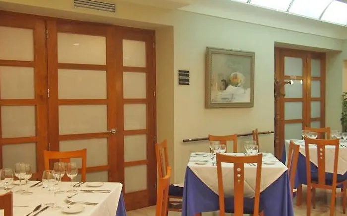 Ciudad De Compostela 3*