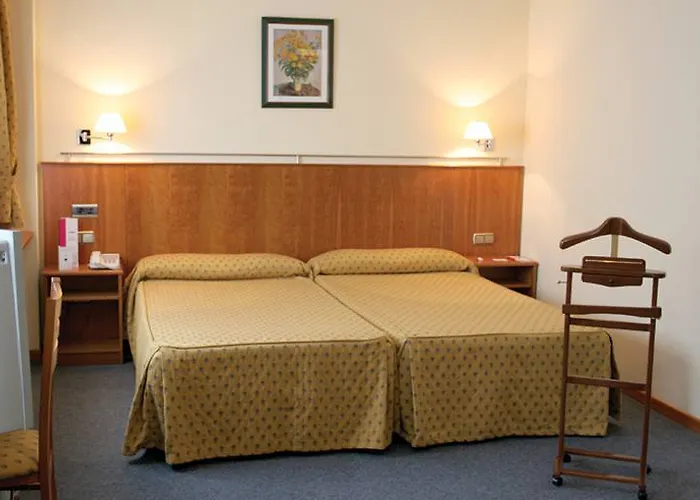 Hotel Ciudad De Compostela 3*