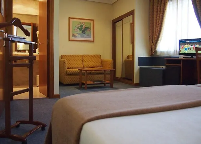 Ciudad De Compostela 3*